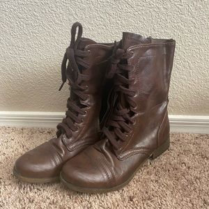 Combat boots